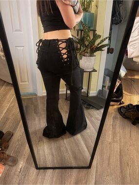 AKIRA Black Lace-Up High-Rise Jeans